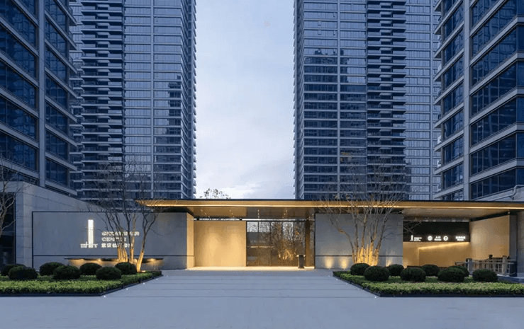 Wuhan Yangtze  River Center